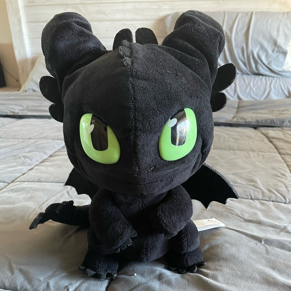 How to train your dragon toothless night furry toy